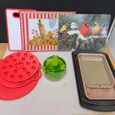 Cutting Boards and Baking Trays - Lots of Wilton