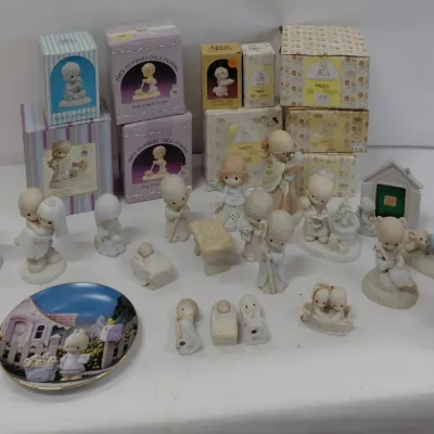 Precious Moments Figurines - Lot 1/3