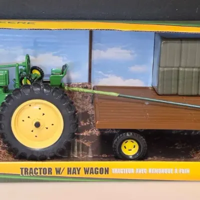 John Deere ERTL Tractor with Hay Wagon in Original Box