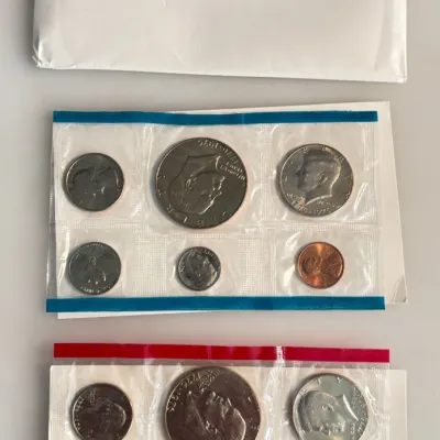1975 - US Mint - Uncirculated Coin Set - P / D Mints