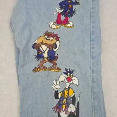 Vintage Jerry Leigh Looney Tunes High-Waisted Light Wash Jeans Size 11