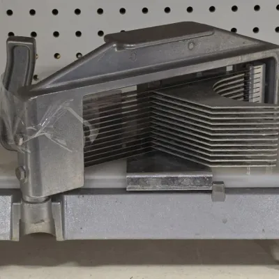 Serrated Blade Tomato Slicer