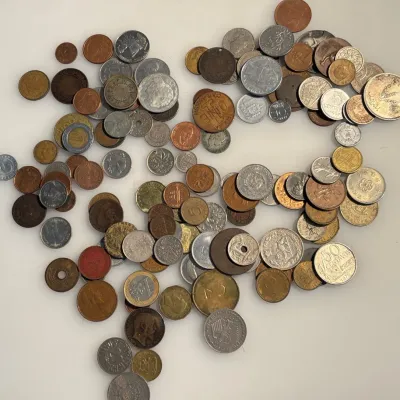 Mixed Lot of 125 Unsorted Foreign Coins