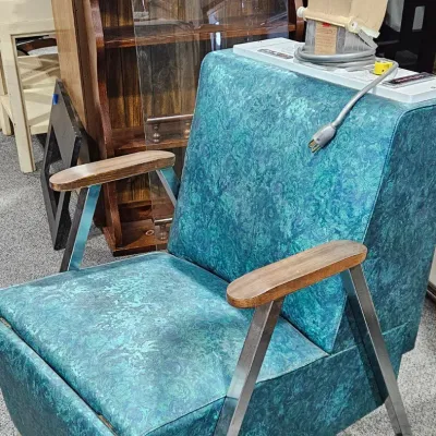 Vintage Fionae Hair Dryer Chair (Located Off-Site In Grand Rapids) – Estate Sales Warehouse (GR)