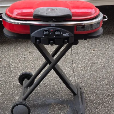 Sale Photo Thumbnail #151: Coleman Roadtrip LXE Portable Gas Grill
