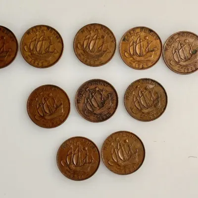 Lot of 10 - Great Britain Half Pennies - 1941 / 42 / 43 / 44 / 45 / 46 / 48 / 49 / 51 / 52