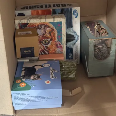 Sale Photo Thumbnail #238: Puzzles, Cat Puzzle, Board Games