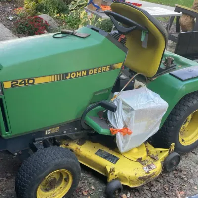 John Deere 240 Lawn Tractor with Mower Deck – Grand Rapids Off-Site