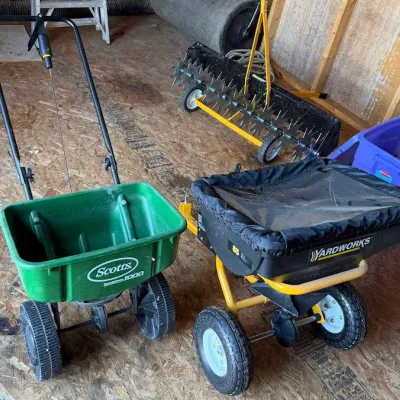 Scotts SpeedyGreen 1000 & Yardworks 85 lb. Lawn Fertilizer Spreaders -Set of 2 - Lake Odessa Off-Site