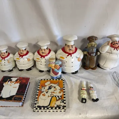 Small Collection of Italian Restaurant Themed Kitchen Decorations Lot 2 of 2