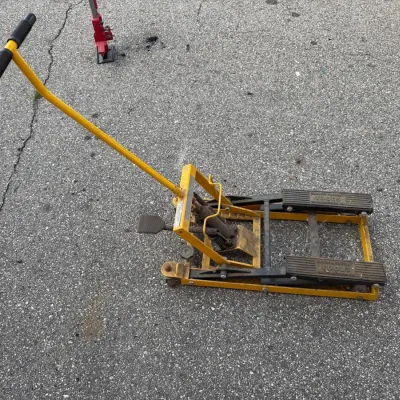 Central Hydraulics 1500 Lb. Hydraulic ATV/Motorcycle Lift