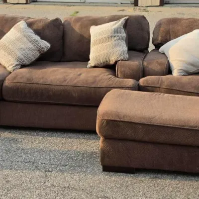 Brown Plush 3-Piece Living Room Set: Sofa, Oversized Chair-and-a-Half & Ottoman