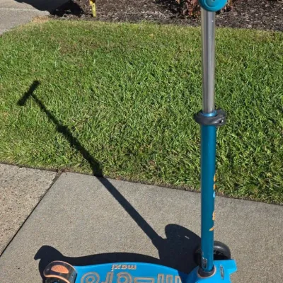 Micro Maxi Kick Scooter - Blue