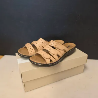 (New) Clarks Size 6 Women's Sandals