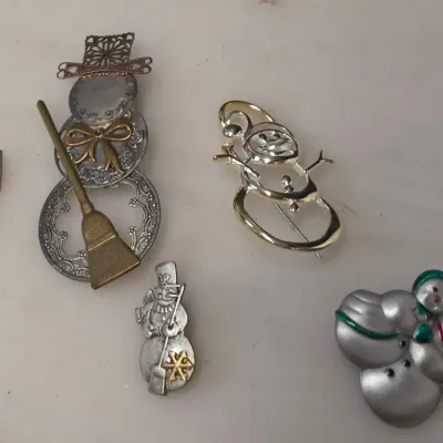 Christmas Brooch Lot