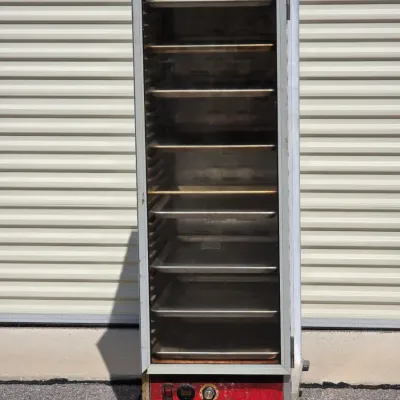 Avantco Commercial Insulated Proofer/Holding Cabinet - Food Warmer (Lot 1 of 3)