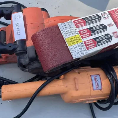 Black and Decker DS321 Dragster Belt Sander and Chicago Electric Angle Grinder Lot – Grand Rapids Off-Site