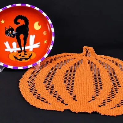 2 Pc Halloween Black Cat Pumpkin Plate & Orange Hand Crocheted Pumpkin Doily 18" – Potterville