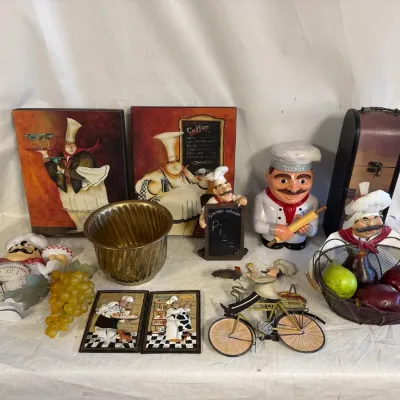 Small Collection of Italian Restaurant Themed Kitchen Decorations Lot 1 of 2