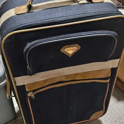 Softside Rolling Suitcase - Estate Sales Warehouse (GR)