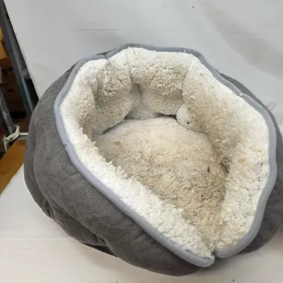 Cat Bed w/ Toys