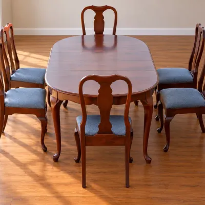 Pennsylvania House Dining Room Table with 6 Chairs, 2 Leaves and Pads