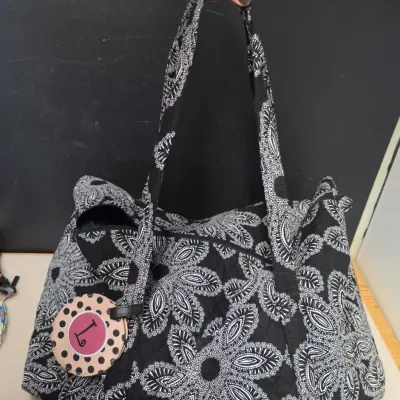 Vera Bradley Weekender Duffle Bag - Blanco Bouquet