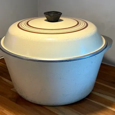 Sale Photo Thumbnail #106: Vintage Club Aluminum Almond 8 Quart Dutch Oven Large Stock Pot and Lid