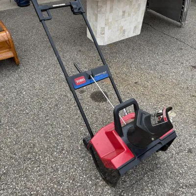 Toro Power Curve 1800 Electric Snow Thrower