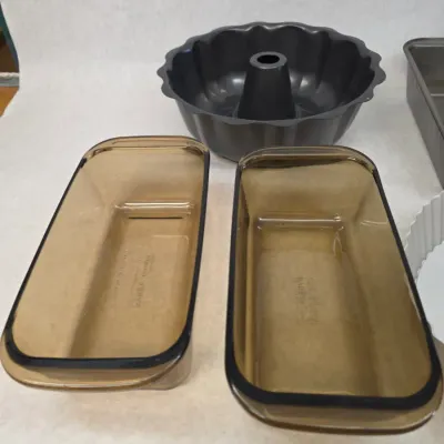 3 Rectangular Pans, Pie Pan, Funnel Cake Pan, and 2 Glass Baking Pans
