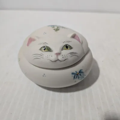 Ginny Williams 1996 Small Porcelain Cat Trinket Dish With Lid, Excellent Condition, Roughly 3" Dia. - Estate Sales Warehouse (GR)