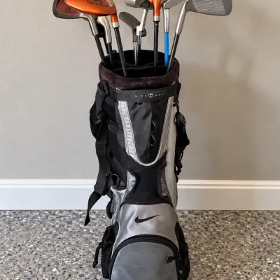 Nike Kid's Golf Bag w/ Assorted Golf Clubs