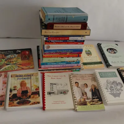 Cookbooks - Paula Deen and Sons, Mary Beth Roe, Recipe Keeper, Magazines, All titles in Pics