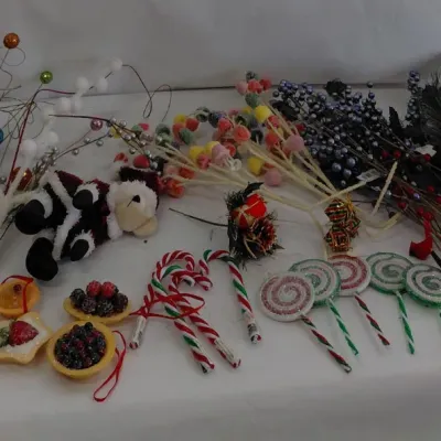 Christmas - Christmas Tree/Wreath Decorative Picks, Ornaments, Bows