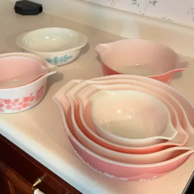 Vintage Pyrex Pink & White Gooseberry Cinderella Mixing Bowl Sets - 7 Pieces - Howard City Off-Site
