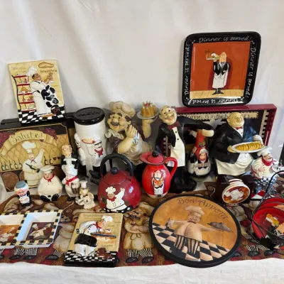 Large Collection of Vintage Italian Chef Themed Kitchen Decorations