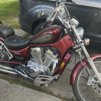 1996 Suzuki Intruder Motorcycle (Runs!) with Battery Tender Junior Charger - Grand Rapids Off-Site