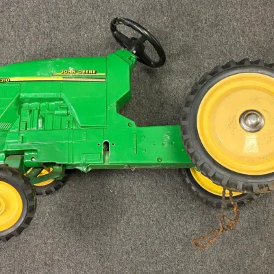 John Deere Cast Iron Pedal Tractor with Broken Front Axle