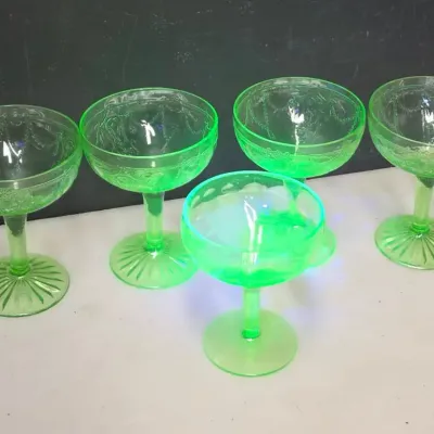 4 Vintage Cameo Tall Sherbet Glasses and 1 Federal