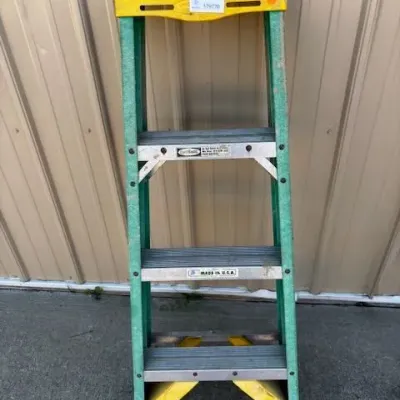 Fiberglass Step Ladder, 225 lb Type II, Yellow Molded Top
