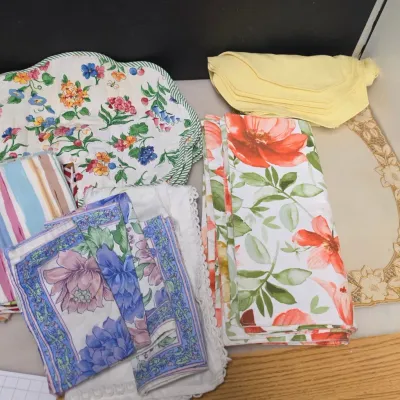 Cute Tabletop Linen Sets