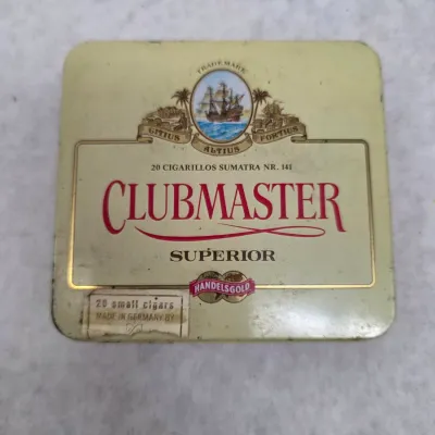 Vintage Clubmaster Superior No. 141 Cigarillo Tin with Cigarillos