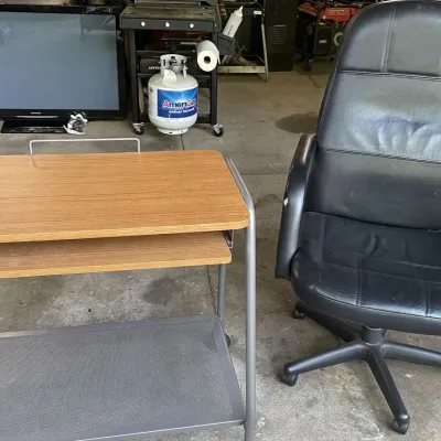 Mobile Computer Desk with Pull-Out Tray and High-Back Executive Swivel Chair – Grand Rapids Off-Site