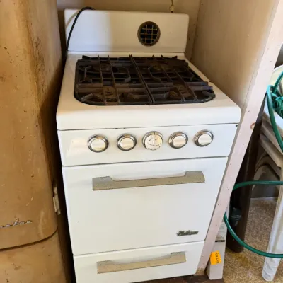 Vintage Philgas White Porcelain 4-Burner Gas Stove & Oven with Broiler - Lake Odessa Off-Site