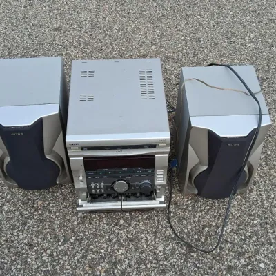 Sale Photo Thumbnail #74: Vintage Sony RX66 3 CD Disk Changer Stereo System