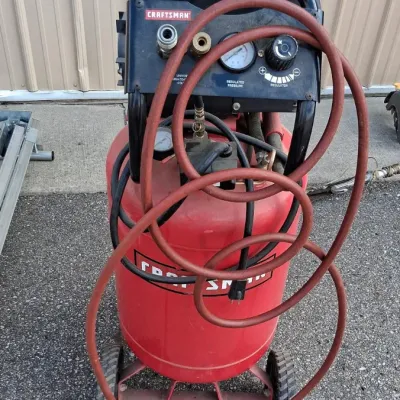 Sale Photo Thumbnail #25: Craftsman 1.5 HP 20 Gallon Air Compressor