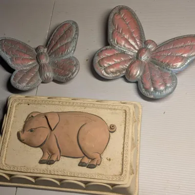 Fun Vintage Wall Decor - Ceramic