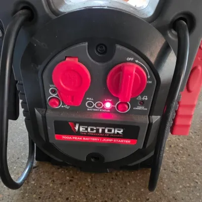 Sale Photo Thumbnail #213: Vector 700A Peak Battery Jump Starter