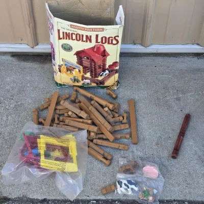 Sale Photo Thumbnail #30: Vintage Lincoln Logs