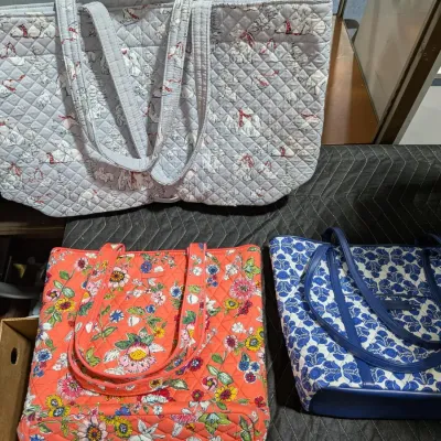 Vera Bradley Bag Lot: 1 Blue Floral With 3 Smaller Travel Bags, 1 Floral Orange, 1 Gray Polar Bears - Estate Sales Warehouse (GR)